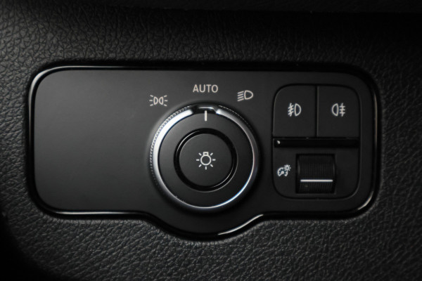 Mercedes-Benz Sprinter 317 CDI Automaat L2H2 Pro 3-Zits, Airco, Cruise, Camera, Navigatie, Bluetooth, PDC, Trekhaak, 18''