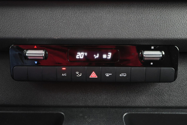 Mercedes-Benz Sprinter 317 CDI Automaat L2H2 Pro 3-Zits, Airco, Cruise, Camera, Navigatie, Bluetooth, PDC, Trekhaak, 18''