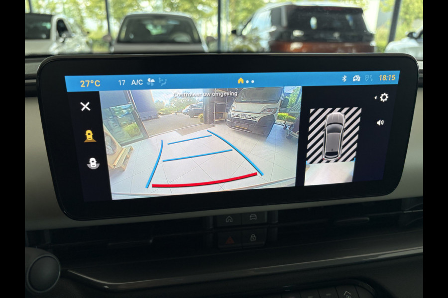 Fiat 600E La prima 54 Kwh Achteruitrijcamera - Apple carplay - Navigatie - Cruise control - Stoelverwarming - Climate control - Parkeersensoren - Lederen bekleding - Bluetooth - Licht metalen velgen 18 inch - Mistlamp - Draadloze telefoonoplader - Stuurwiel multifunctioneel - Radio - Ramen elektrisch - Airco - Voorstoelen met massagefunctie - Start/stop systeem - Dakspoiler - Donker getint glas achter - Le