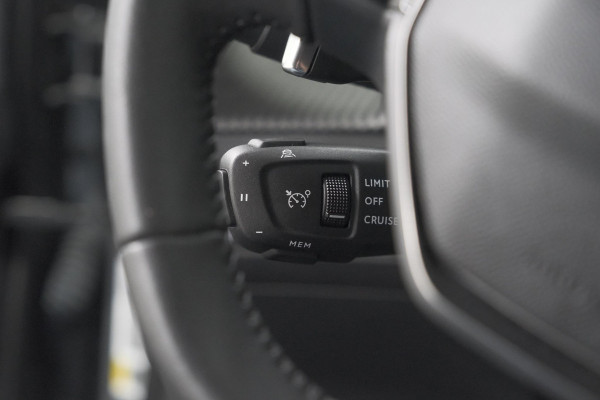 Peugeot 2008 1.2 Hybrid 136 Allure | 360 Camera | Adaptieve Cruise Control | Keyless Entry | Dodehoekdetectie