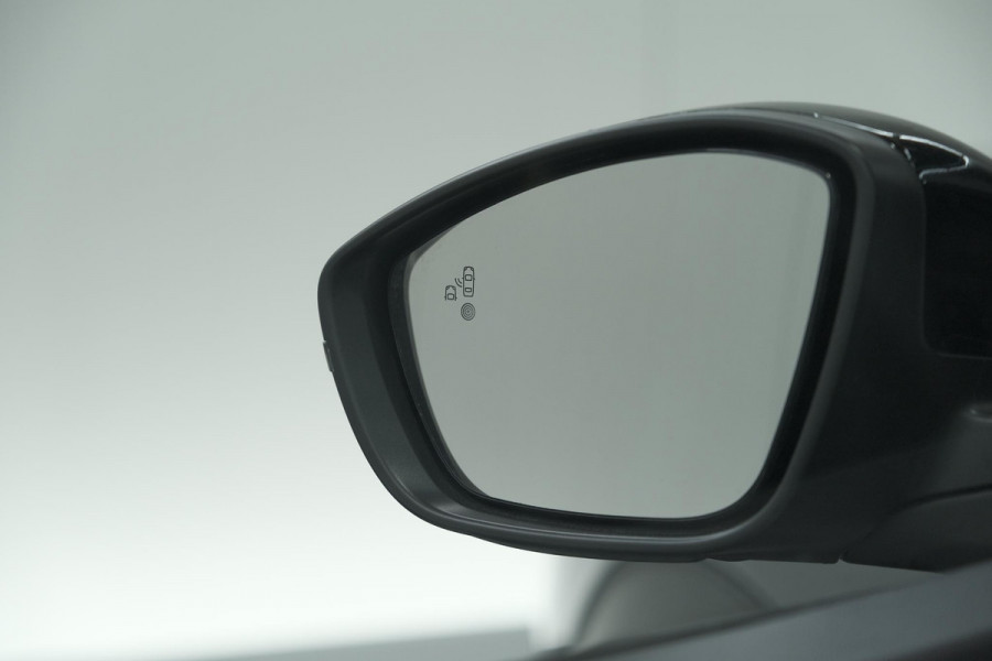 Peugeot 2008 1.2 Hybrid 136 Allure | 360 Camera | Adaptieve Cruise Control | Keyless Entry | Dodehoekdetectie