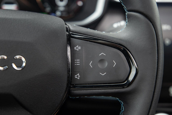 Lynk & Co 01 1.5 BLACK LINE / PANORAMA DAK / 360 CAMERA / CARPLAY / STOELVERWARMING
