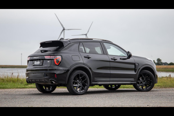 Lynk & Co 01 1.5 BLACK LINE / PANORAMA DAK / 360 CAMERA / CARPLAY / STOELVERWARMING