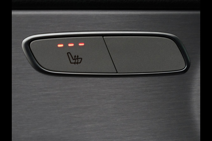 Mercedes-Benz C-Klasse 300e Business Solution AMG Limited | SOH 82,2% | 360 Camera | Stoelverwarming | Leder/Alcantara | Carplay | Matrix LED | Navigatie | Cruise control | Park Assist | Sfeerverlichting | PHEV | Plug In