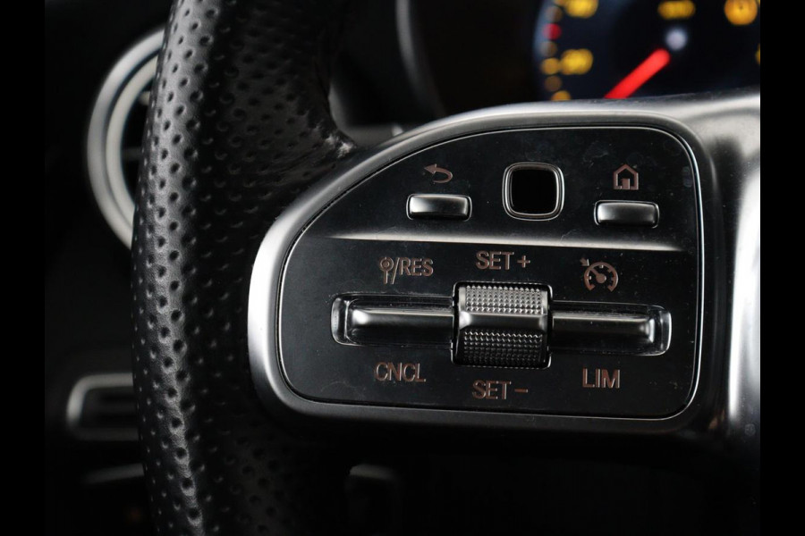 Mercedes-Benz C-Klasse 300e Business Solution AMG Limited | SOH 82,2% | 360 Camera | Stoelverwarming | Leder/Alcantara | Carplay | Matrix LED | Navigatie | Cruise control | Park Assist | Sfeerverlichting | PHEV | Plug In