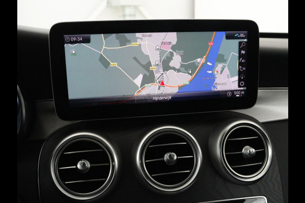 Mercedes-Benz C-Klasse 300e Business Solution AMG Limited | SOH 82,2% | 360 Camera | Stoelverwarming | Leder/Alcantara | Carplay | Matrix LED | Navigatie | Cruise control | Park Assist | Sfeerverlichting | PHEV | Plug In