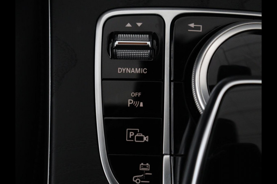Mercedes-Benz C-Klasse 300e Business Solution AMG Limited | SOH 82,2% | 360 Camera | Stoelverwarming | Leder/Alcantara | Carplay | Matrix LED | Navigatie | Cruise control | Park Assist | Sfeerverlichting | PHEV | Plug In
