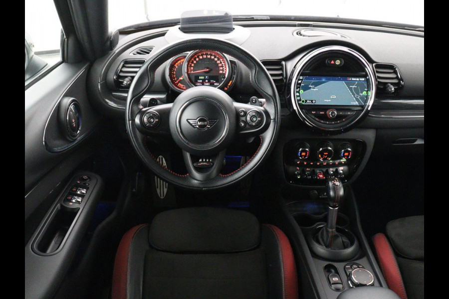 MINI Clubman 2.0 John Cooper Works ALL4 Chili | Panoramadak | Head-up | Navigatie | Cruise control | Carplay | Climate control | Achteruitrij camera | Stoelverwarming | DAB radio