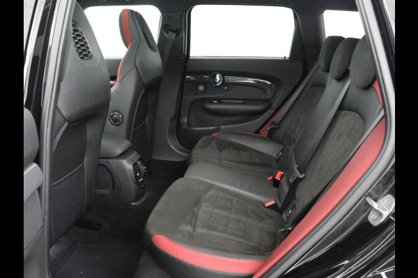 MINI Clubman 2.0 John Cooper Works ALL4 Chili | Panoramadak | Head-up | Navigatie | Cruise control | Carplay | Climate control | Achteruitrij camera | Stoelverwarming | DAB radio