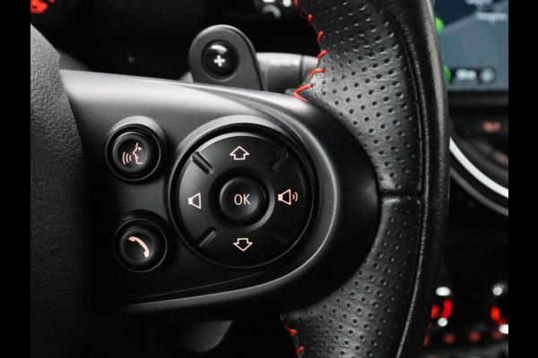 MINI Clubman 2.0 John Cooper Works ALL4 Chili | Panoramadak | Head-up | Navigatie | Cruise control | Carplay | Climate control | Achteruitrij camera | Stoelverwarming | DAB radio