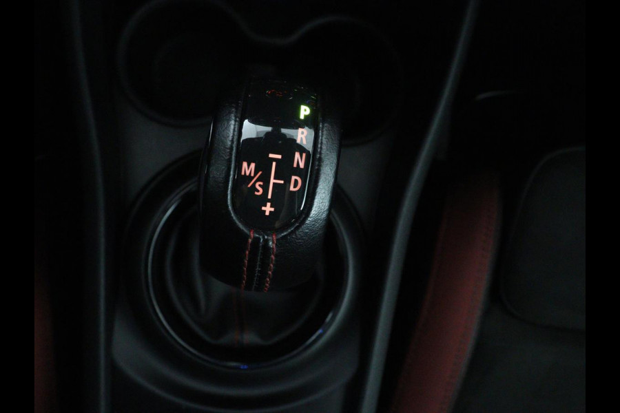 MINI Clubman 2.0 John Cooper Works ALL4 Chili | Panoramadak | Head-up | Navigatie | Cruise control | Carplay | Climate control | Achteruitrij camera | Stoelverwarming | DAB radio
