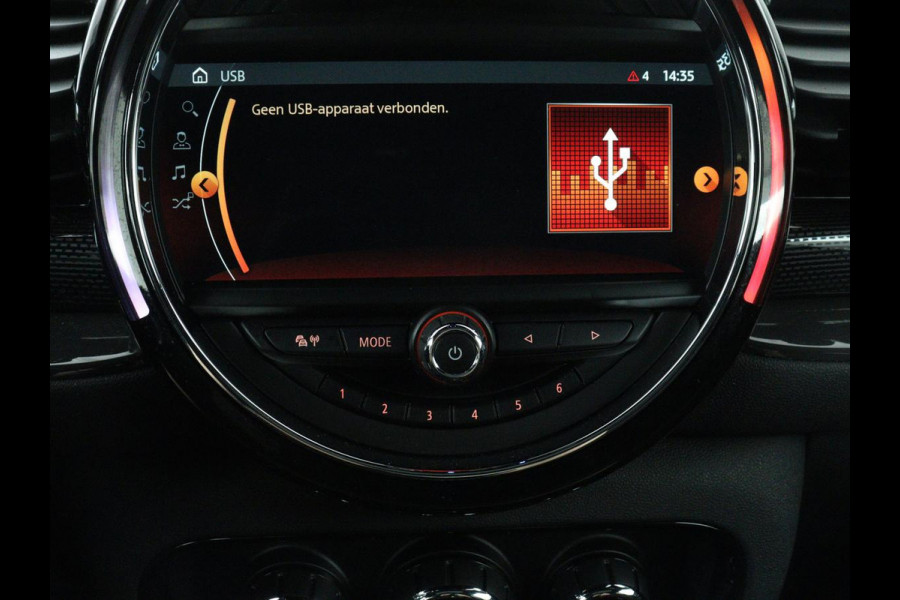MINI Clubman 2.0 John Cooper Works ALL4 Chili | Panoramadak | Head-up | Navigatie | Cruise control | Carplay | Climate control | Achteruitrij camera | Stoelverwarming | DAB radio
