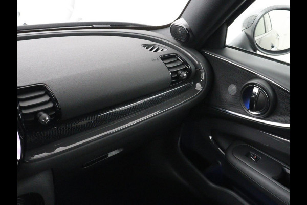 MINI Clubman 2.0 John Cooper Works ALL4 Chili | Panoramadak | Head-up | Navigatie | Cruise control | Carplay | Climate control | Achteruitrij camera | Stoelverwarming | DAB radio