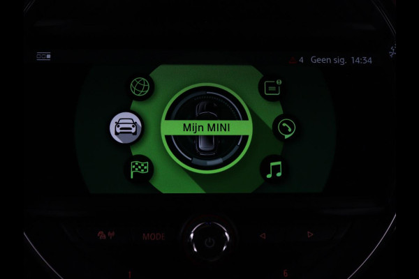 MINI Clubman 2.0 John Cooper Works ALL4 Chili | Panoramadak | Head-up | Navigatie | Cruise control | Carplay | Climate control | Achteruitrij camera | Stoelverwarming | DAB radio
