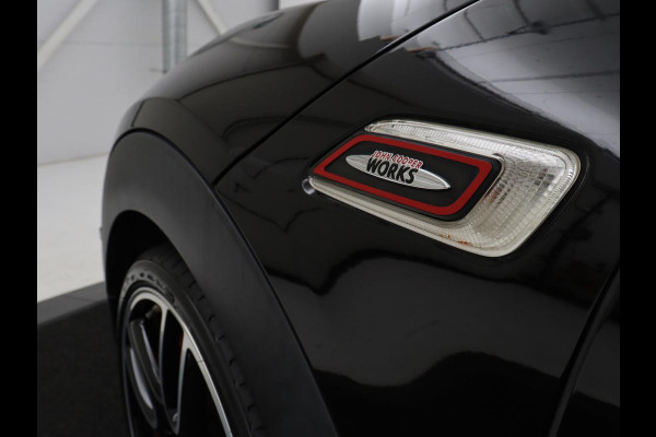 MINI Clubman 2.0 John Cooper Works ALL4 Chili | Panoramadak | Head-up | Navigatie | Cruise control | Carplay | Climate control | Achteruitrij camera | Stoelverwarming | DAB radio