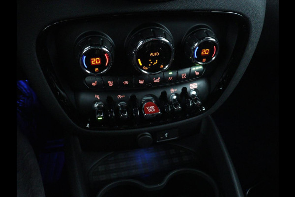 MINI Clubman 2.0 John Cooper Works ALL4 Chili | Panoramadak | Head-up | Navigatie | Cruise control | Carplay | Climate control | Achteruitrij camera | Stoelverwarming | DAB radio