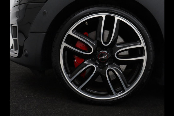 MINI Clubman 2.0 John Cooper Works ALL4 Chili | Panoramadak | Head-up | Navigatie | Cruise control | Carplay | Climate control | Achteruitrij camera | Stoelverwarming | DAB radio