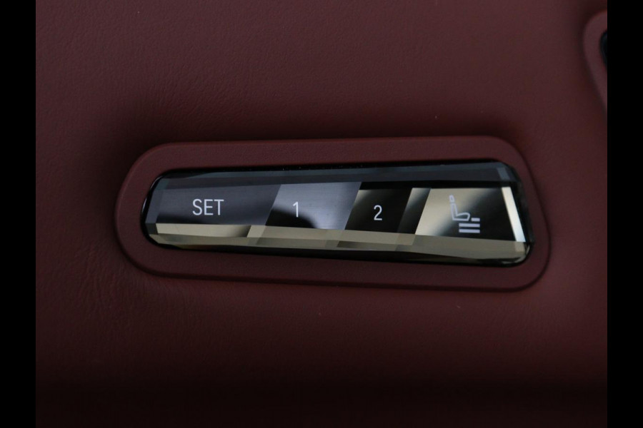BMW iX xDrive50 M Sport High Executive 112 kWh SOH 96,2% | Full Option |  Pano | Chrystal Buttons | Soft Close | Harman Kardon | Laser Lights | Achteras sturing | Massage stoelen | 4-Zone Climate Control | Carplay | Head-up