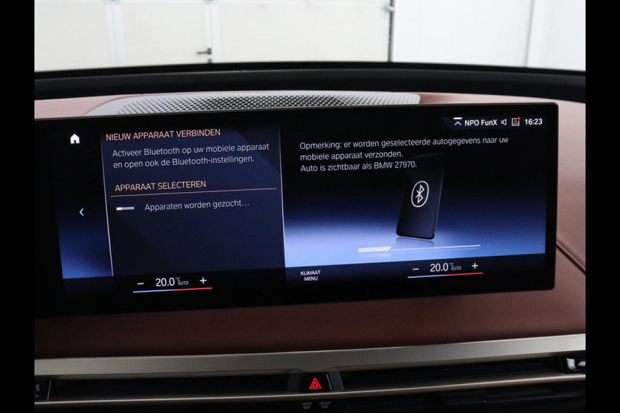 BMW iX xDrive50 M Sport High Executive 112 kWh SOH 96,2% | Full Option |  Pano | Chrystal Buttons | Soft Close | Harman Kardon | Laser Lights | Achteras sturing | Massage stoelen | 4-Zone Climate Control | Carplay | Head-up