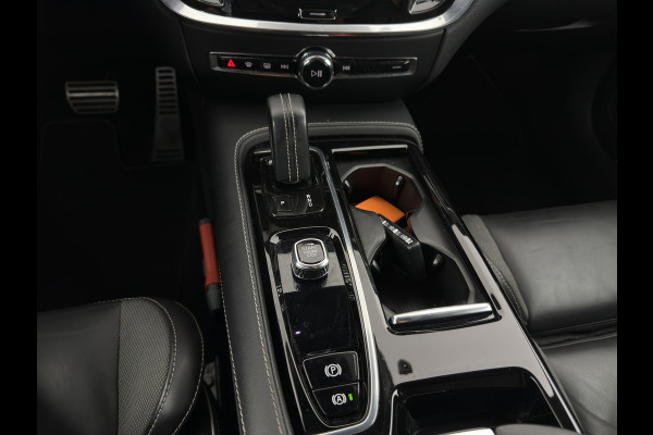 Volvo V60 2.0 T8 Recharge AWD R-Design Black-Line {SoH-99%} (Plug-in) (INCL-BTW) Aut. *LEATHER-FABRIC | FULL-LED | MEMORY-PACK | HARMAN/KARDON | DIGI-COCKPIT | HEATED-SPORTSEATS | KEYLESS | DAB+ | NAVI-FULLMAP | PDC | CRUISE | HEAD-UP | TOWBAR | 19''