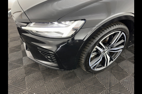 Volvo V60 2.0 T8 Recharge AWD R-Design Black-Line {SoH-99%} (Plug-in) (INCL-BTW) Aut. *LEATHER-FABRIC | FULL-LED | MEMORY-PACK | HARMAN/KARDON | DIGI-COCKPIT | HEATED-SPORTSEATS | KEYLESS | DAB+ | NAVI-FULLMAP | PDC | CRUISE | HEAD-UP | TOWBAR | 19''