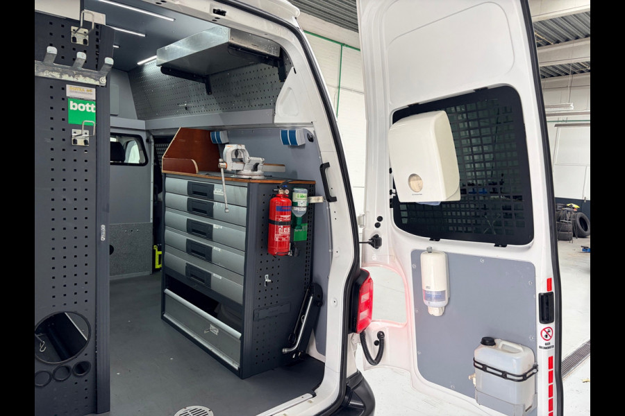 Volkswagen Transporter L2H3 extra hoge Servicewagen 2.0 TDI 102pk Bott inrichting Victron v230 Standkachel Trekhaak RIJKLAARPRIJS