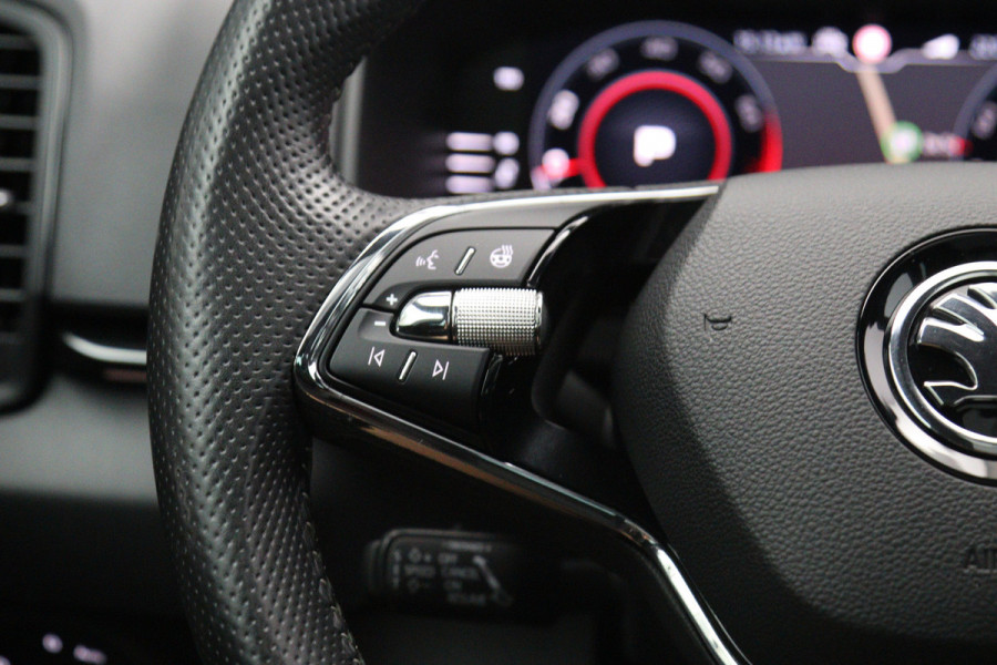 Škoda Karoq 1.5 TSI 150 PK ACT Sportline Automaat, Panoramadak, Canton Sound, Adap. Cruise Control, Stoelverwarming