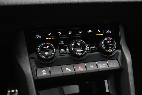 Škoda Karoq 1.5 TSI 150 PK ACT Sportline Automaat, Panoramadak, Canton Sound, Adap. Cruise Control, Stoelverwarming