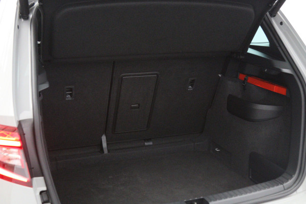 Škoda Karoq 1.5 TSI 150 PK ACT Sportline Automaat, Panoramadak, Canton Sound, Adap. Cruise Control, Stoelverwarming