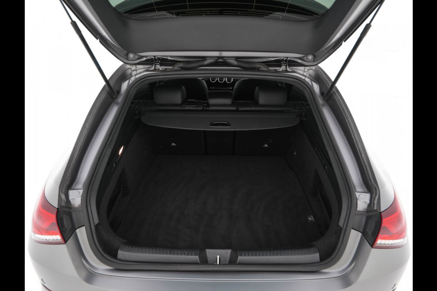 Mercedes-Benz CLA-Klasse Shooting Brake 200 Luxury Line (INCL-BTW) Aut. *LEATHER | FULL-LED |  WIDESCREEN-COCKPIT | HEATED-COMFORTSEATS | ADAPTIVE-CRUISE | CAMERA | NAVI-FULLMAP | SHIFTPADDLES | PRIVACY-GLASS | DAB | AMBIENTLIGHT | TOWBAR | 18''AL