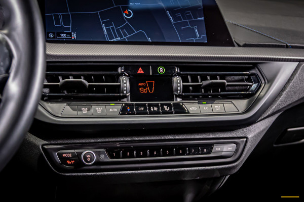 BMW 1-serie 118i|M-sport|Leder|Sportstoelen|Cam|CarPlay