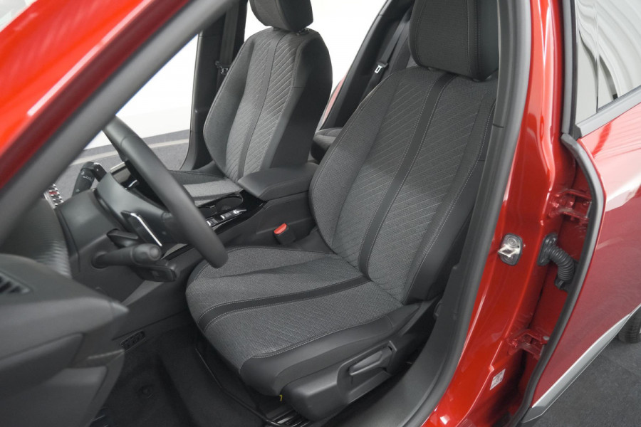 Peugeot 2008 PureTech 130 EAT8 Allure | 360 Camera | Allseason Banden | Adaptieve Cruise Control