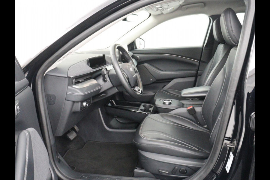 Ford Mustang Mach-E Extended RWD 98 kWh SOH 92,5% | Bang & Olufsen | Pano | 360 Camera | Navigatie | Stoel & Stuurverwarming | Carplay | Navigatie | Adaptive cruise control | Keyless | DAB radio | Climate control