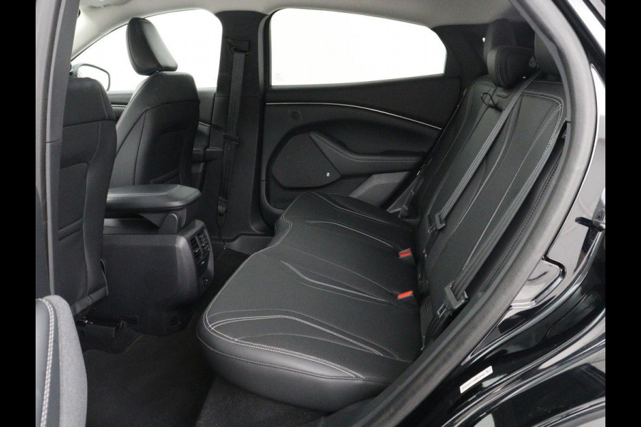 Ford Mustang Mach-E Extended RWD 98 kWh SOH 92,5% | Bang & Olufsen | Pano | 360 Camera | Navigatie | Stoel & Stuurverwarming | Carplay | Navigatie | Adaptive cruise control | Keyless | DAB radio | Climate control