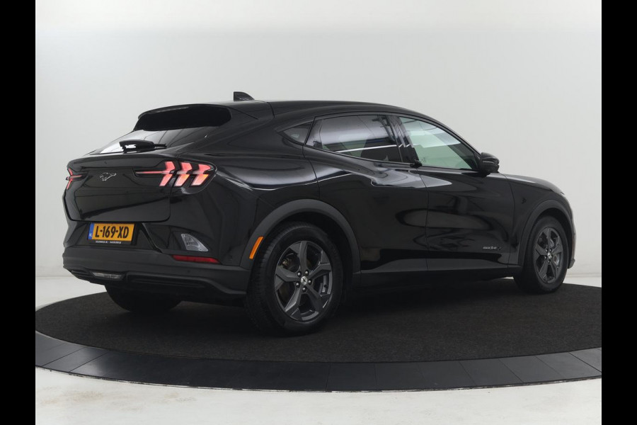 Ford Mustang Mach-E Extended RWD 98 kWh SOH 92,5% | Bang & Olufsen | Pano | 360 Camera | Navigatie | Stoel & Stuurverwarming | Carplay | Navigatie | Adaptive cruise control | Keyless | DAB radio | Climate control