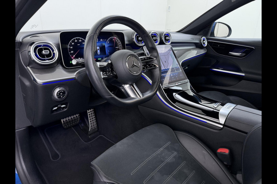 Mercedes-Benz C-Klasse 300 e AMG Line Limited PHEV | PANORAMADAK | DISTRONIC (ACC) | ACHTERUITRIJCAMERA | DODEHOEKASSISTENT | AMBIENT LIGHTING | MERCEDES-DEALER ONDERHOUDEN | RIJKLAAR MET 12 MAANDEN BOVAG GARANTIE |