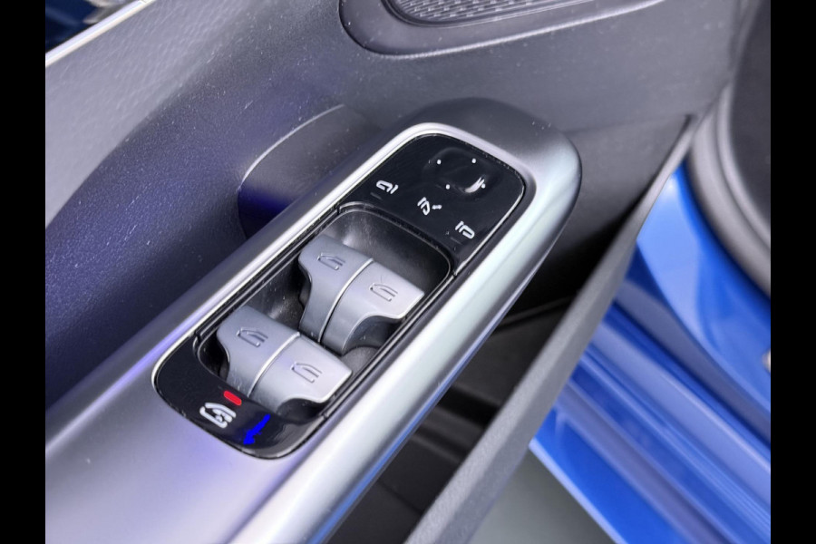 Mercedes-Benz C-Klasse 300 e AMG Line Limited PHEV | PANORAMADAK | DISTRONIC (ACC) | ACHTERUITRIJCAMERA | DODEHOEKASSISTENT | AMBIENT LIGHTING | MERCEDES-DEALER ONDERHOUDEN | RIJKLAAR MET 12 MAANDEN BOVAG GARANTIE |