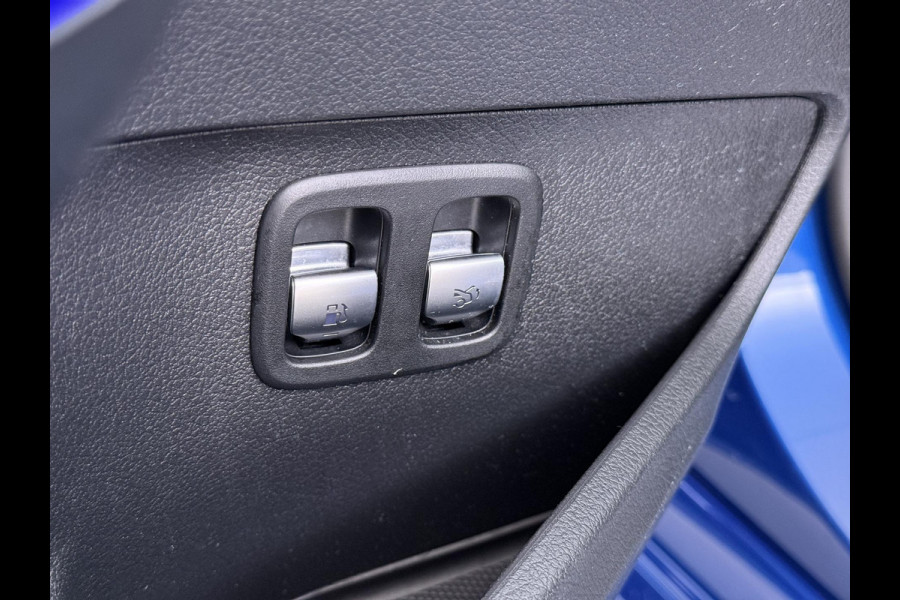 Mercedes-Benz C-Klasse 300 e AMG Line Limited PHEV | PANORAMADAK | DISTRONIC (ACC) | ACHTERUITRIJCAMERA | DODEHOEKASSISTENT | AMBIENT LIGHTING | MERCEDES-DEALER ONDERHOUDEN | RIJKLAAR MET 12 MAANDEN BOVAG GARANTIE |