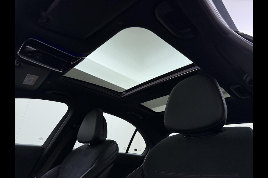Mercedes-Benz C-Klasse 300 e AMG Line Limited PHEV | PANORAMADAK | DISTRONIC (ACC) | ACHTERUITRIJCAMERA | DODEHOEKASSISTENT | AMBIENT LIGHTING | MERCEDES-DEALER ONDERHOUDEN | RIJKLAAR MET 12 MAANDEN BOVAG GARANTIE |