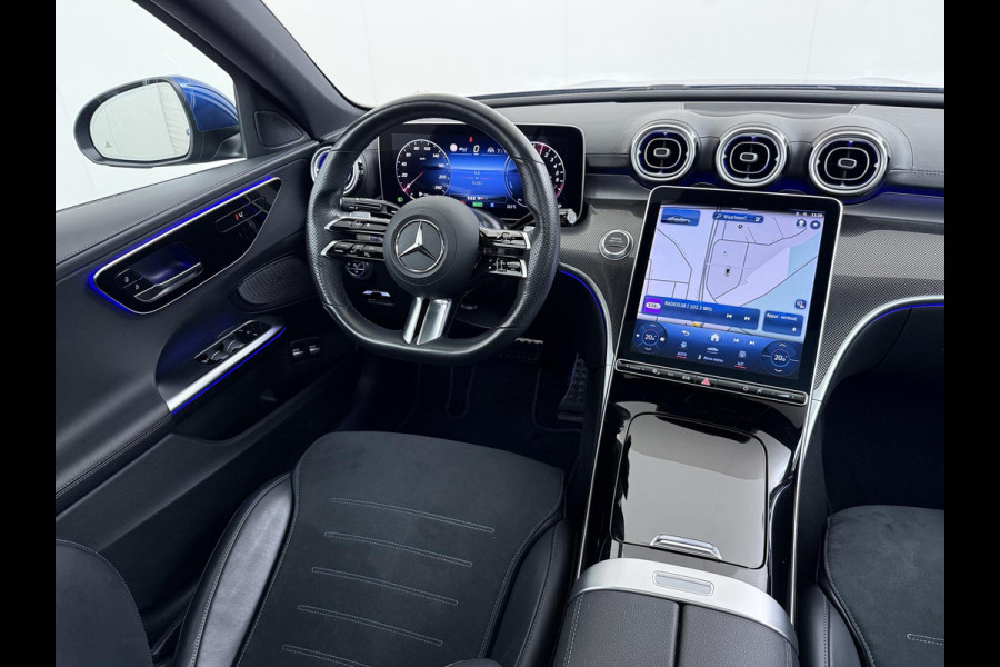 Mercedes-Benz C-Klasse 300 e AMG Line Limited PHEV | PANORAMADAK | DISTRONIC (ACC) | ACHTERUITRIJCAMERA | DODEHOEKASSISTENT | AMBIENT LIGHTING | MERCEDES-DEALER ONDERHOUDEN | RIJKLAAR MET 12 MAANDEN BOVAG GARANTIE |