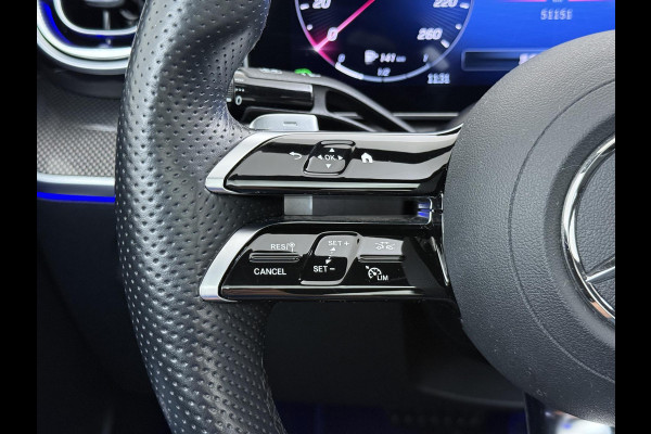 Mercedes-Benz C-Klasse 300 e AMG Line Limited PHEV | PANORAMADAK | DISTRONIC (ACC) | ACHTERUITRIJCAMERA | DODEHOEKASSISTENT | AMBIENT LIGHTING | MERCEDES-DEALER ONDERHOUDEN | RIJKLAAR MET 12 MAANDEN BOVAG GARANTIE |