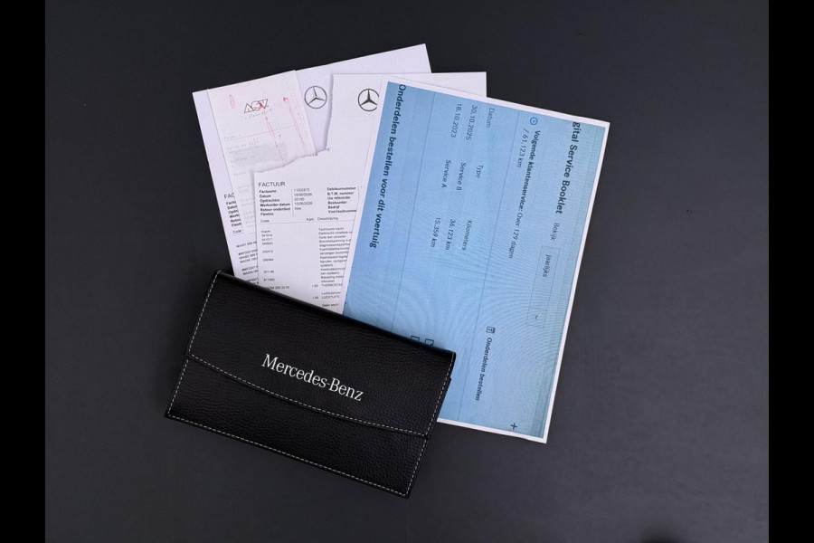 Mercedes-Benz C-Klasse 300 e AMG Line Limited PHEV | PANORAMADAK | DISTRONIC (ACC) | ACHTERUITRIJCAMERA | DODEHOEKASSISTENT | AMBIENT LIGHTING | MERCEDES-DEALER ONDERHOUDEN | RIJKLAAR MET 12 MAANDEN BOVAG GARANTIE |