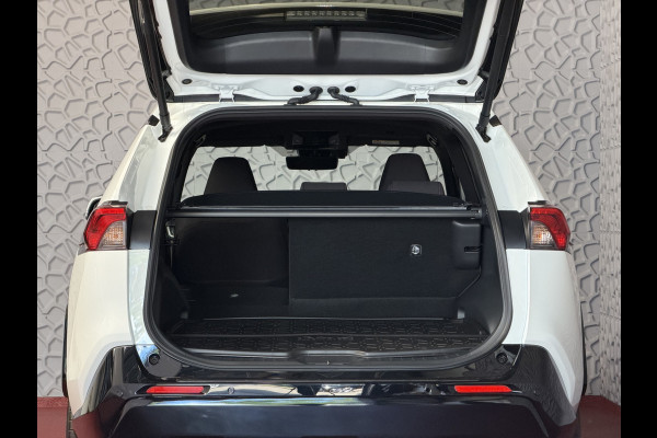 Toyota RAV4 2.5 PHEV AWD 306PK ✅gloednieuw ✅ | Trekgew. 1500KG | Head-up display | Camera | Full LED | Elektrische achterklep | Stuur/Stoelv PHEV PLUG IN