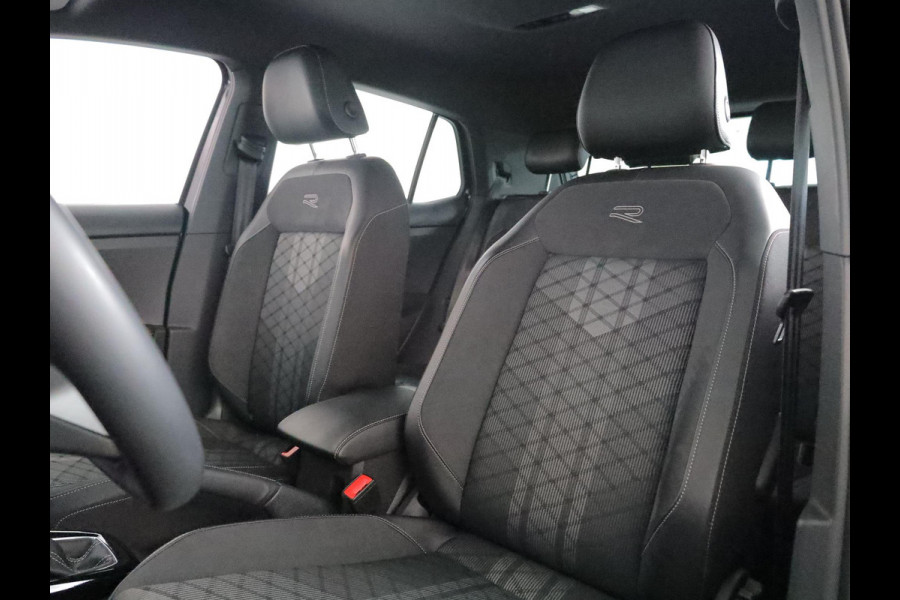 Volkswagen T-Cross 1.5 TSI R-Line 150 pk Automaat (DSG) | Navigatie | Trekhaak (afneembaar) | Parkeersensoren | Achteruitrijcamera | Matrix LED koplampen | R-Line |