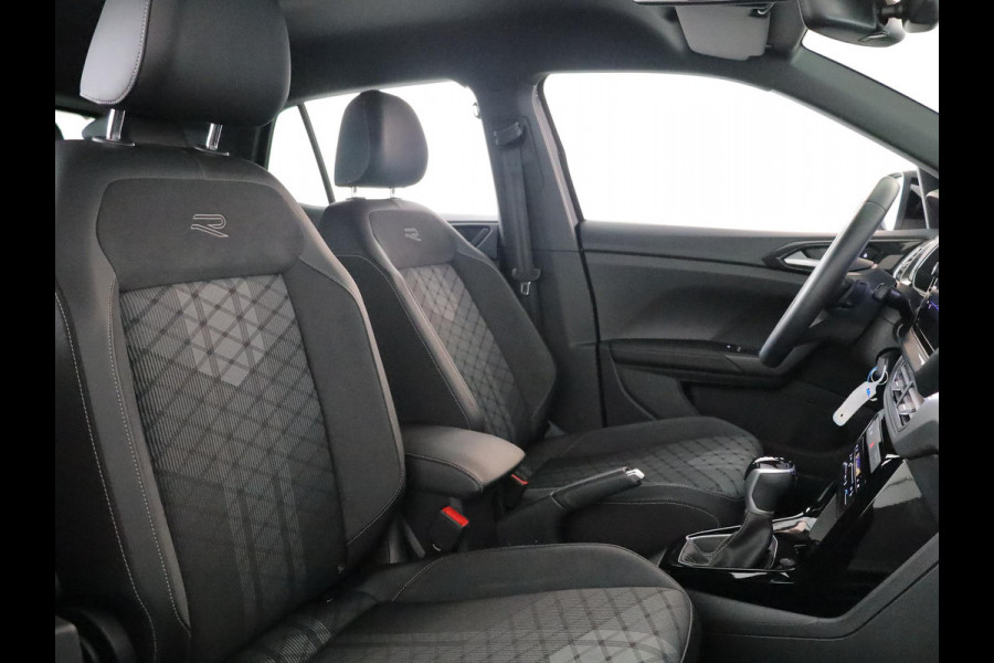 Volkswagen T-Cross 1.5 TSI R-Line 150 pk Automaat (DSG) | Navigatie | Trekhaak (afneembaar) | Parkeersensoren | Achteruitrijcamera | Matrix LED koplampen | R-Line |