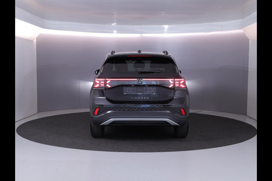 Volkswagen T-Cross 1.5 TSI R-Line 150 pk Automaat (DSG) | Navigatie | Trekhaak (afneembaar) | Parkeersensoren | Achteruitrijcamera | Matrix LED koplampen | R-Line |