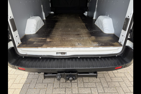 Ford Transit 350 2.0 TDCI L3H2 Trend RWD / trekhaak 2800 kg ! / vaste prijs rijklaar € 18.950 ex btw / lease vanaf € / airco / cruise / stoelverwarming / camera / euro 6 / bpm vrij