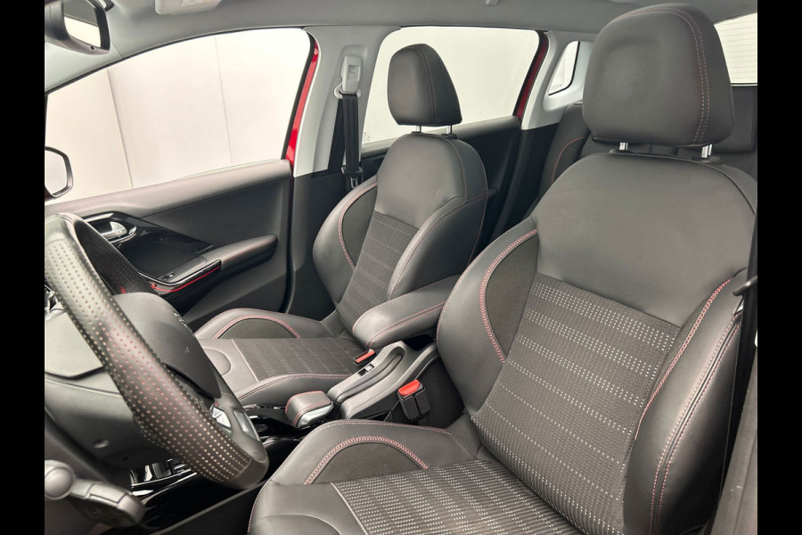 Peugeot 2008 1.2 PureTech GT-Line Automaat | Trekhaak | Carplay | Camera | Panoramadak | Climate-control | Leder |