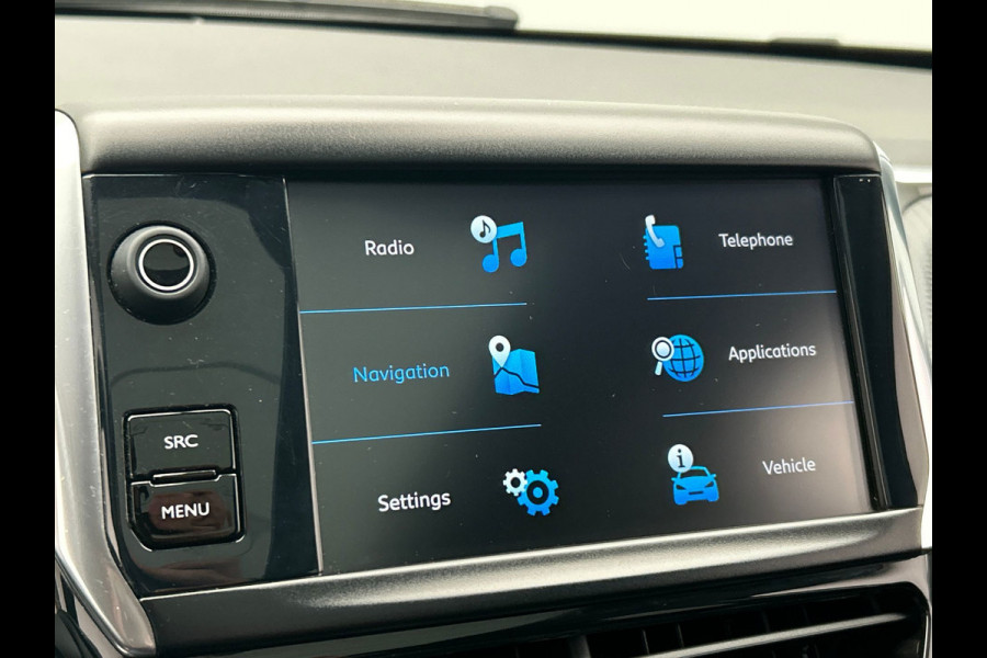 Peugeot 2008 1.2 PureTech GT-Line Automaat | Trekhaak | Carplay | Camera | Panoramadak | Climate-control | Leder |