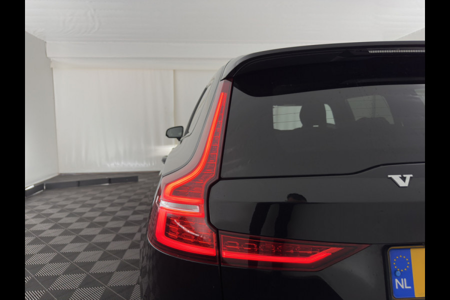 Volvo V60 2.0 T8 Recharge AWD R-Design Black-Line {SoH-99%} (Plug-in) (INCL-BTW) Aut. *LEATHER-FABRIC | FULL-LED | MEMORY-PACK | HARMAN/KARDON | DIGI-COCKPIT | HEATED-SPORTSEATS | KEYLESS | DAB+ | NAVI-FULLMAP | PDC | CRUISE | HEAD-UP | TOWBAR | 19''